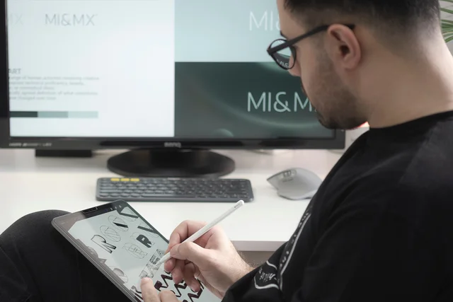 Was steckt hinter dem Studiengang Kommunikationsdesign? Wir erklären es dir.