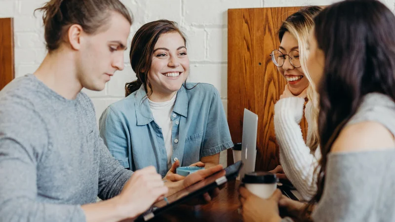 Was soll ich studieren und welches Studium passt zu mir? Die Studienberatung der Akademie Ruhr hilft dir bei der Wahl deines Studiums weiter