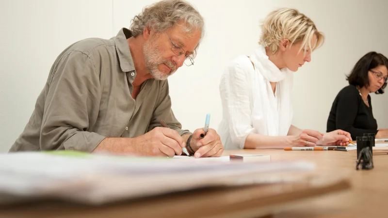 Die Akademie Ruhr Zeichen-Workshops und Zeichen-Fortbildungen richten sich Unternehmen, Verbände und Innungen, die ihren Kunden Ideen und Entwürfe schnell und professionell präsentieren möchten.