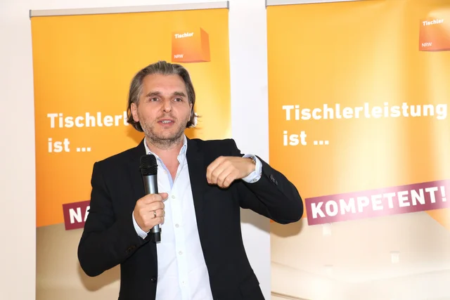 Vortrag zu Handskizzen und Zeichentechniken auf der Fachtagung der Tischler NRW