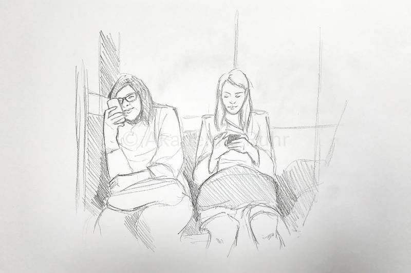 Personen schnell Skizzieren ist in einem Skizzenbuch mit Bleistift jeder Zeit möglich. Hier ein Beispiel aus einem unserer Skizzenbücher: Eine gezeichnete Ubahnsituation